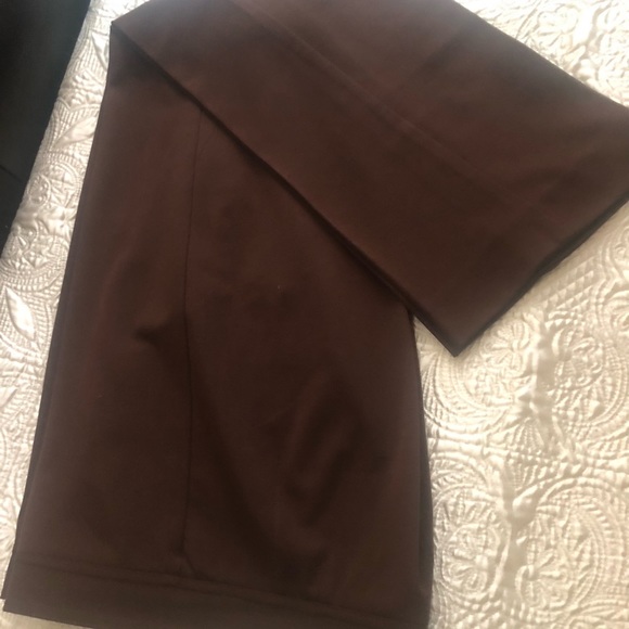 Brown pants size 8. AK- Anna Klein,logo one button, made in Indonesian. - Picture 3 of 7